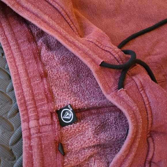 Volcom Tappered Sweatpants - Picture 2 of 7